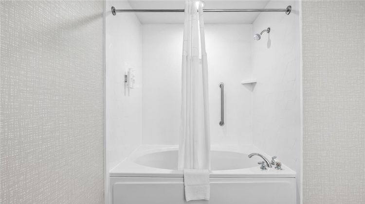 Hampton Inn Bloomington West Room