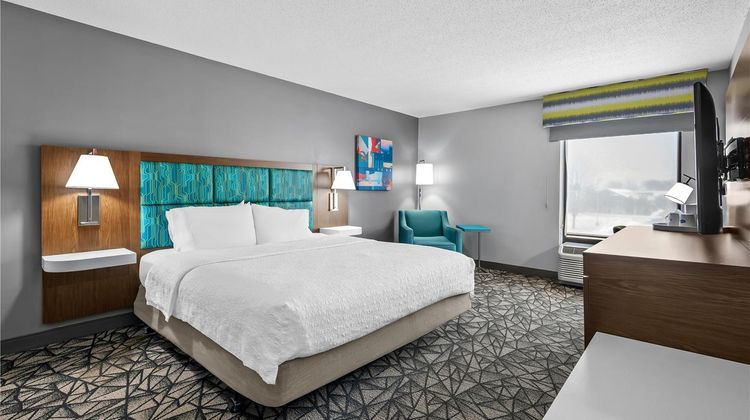 Hampton Inn Bloomington West Room