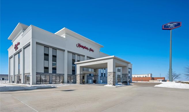 Hampton Inn Bloomington West Exterior