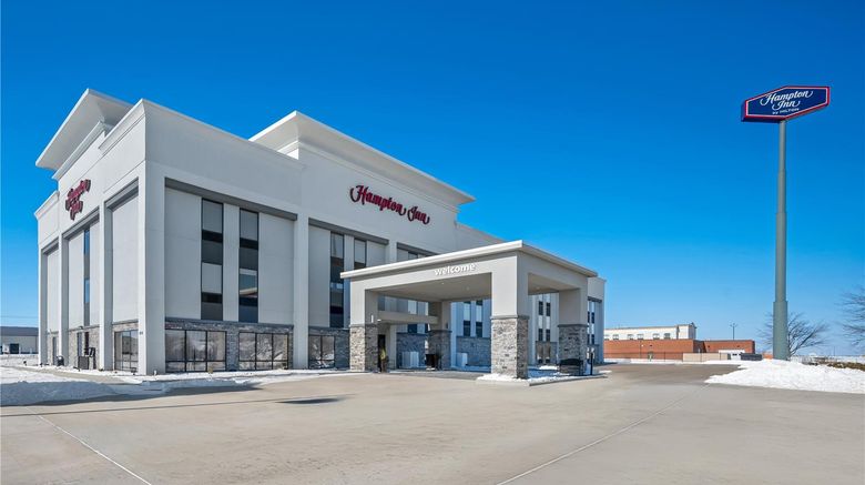 <b>Hampton Inn Bloomington West Exterior</b>. Images powered by <a href="https://iceportal.shijigroup.com/" title="IcePortal" target="_blank">IcePortal</a>.