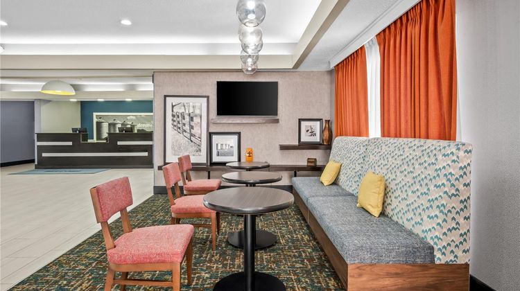 Hampton Inn Bloomington West Lobby