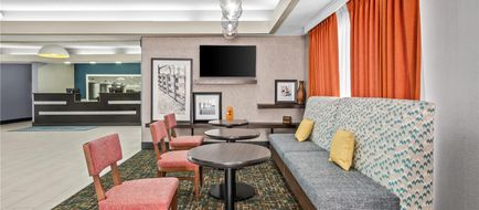 Hampton Inn Bloomington West Lobby