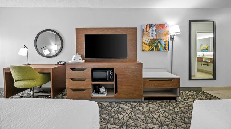 Hampton Inn Bloomington West Room