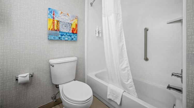 Hampton Inn Bloomington West Room