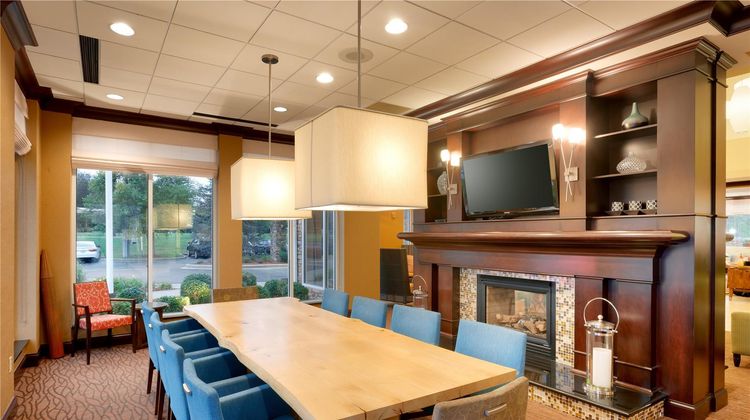 Hilton Garden Inn Clarksville Lobby