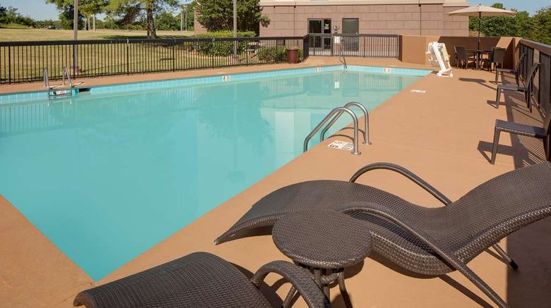 <b>Hampton Inns & Suites Nashville Arpt Pool</b>. Images powered by <a href="https://iceportal.shijigroup.com/" title="IcePortal" target="_blank">IcePortal</a>.