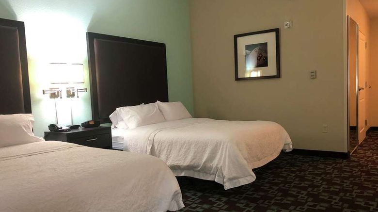 <b>Hampton Inn & Stes Nashville at Opryland Room</b>. Images powered by <a href="https://iceportal.shijigroup.com/" title="IcePortal" target="_blank">IcePortal</a>.