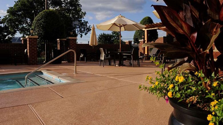 <b>Hampton Inn & Suites Vanderbilt-Elliston Pool</b>. Images powered by <a href="https://iceportal.shijigroup.com/" title="IcePortal" target="_blank">IcePortal</a>.