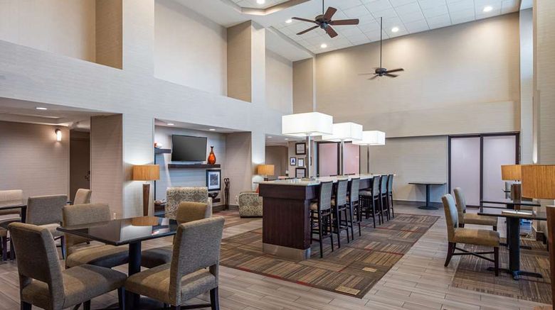 <b>Hampton Inn & Suites Banning-Beaumont Lobby</b>. Images powered by <a href="https://iceportal.shijigroup.com/" title="IcePortal" target="_blank">IcePortal</a>.