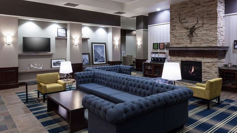 <b>Hampton Inn & Suites Boise Downtown Lobby</b>. Images powered by <a href="https://iceportal.shijigroup.com/" title="IcePortal" target="_blank">IcePortal</a>.