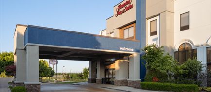 Hampton Inn & Suites Meridian Exterior