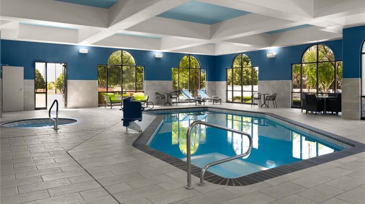 Hampton Inn & Suites Meridian Pool