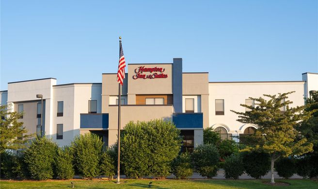 Hampton Inn & Suites Meridian Exterior
