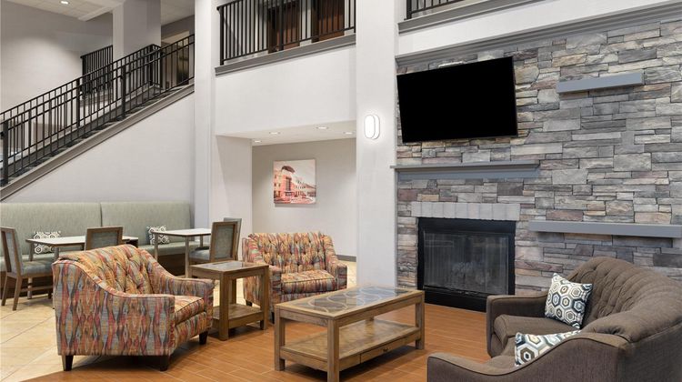 Hampton Inn & Suites Meridian Lobby
