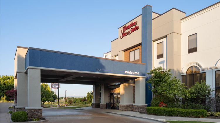 Hampton Inn & Suites Meridian Exterior