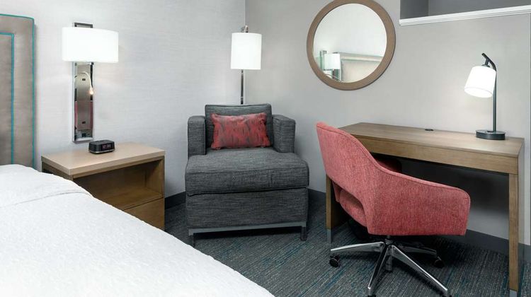 Hampton Inn Boston Bedford Burlington Room