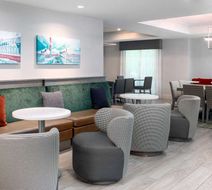 Hampton Inn Boston Bedford Burlington Lobby