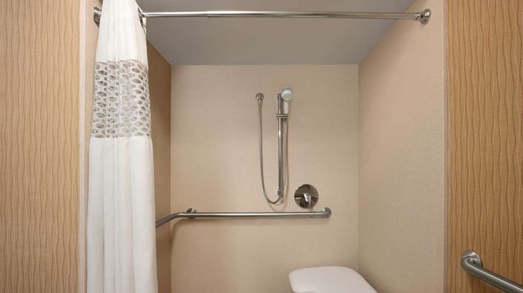 Hampton Inn Braintree Room