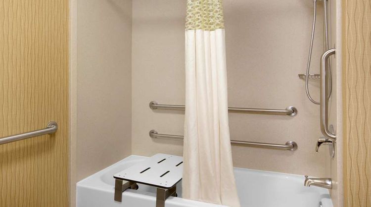 Hampton Inn Braintree Room