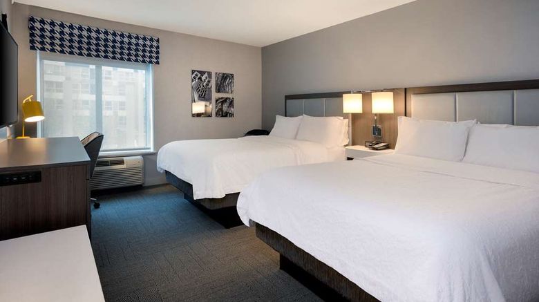 <b>Hampton Inn Boston/Cambridge Room</b>. Images powered by <a href="https://iceportal.shijigroup.com/" title="IcePortal" target="_blank">IcePortal</a>.