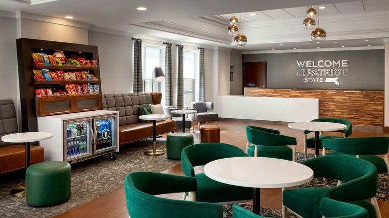 <b>Hampton Inn Boston/Cambridge Lobby</b>. Images powered by <a href="https://iceportal.shijigroup.com/" title="IcePortal" target="_blank">IcePortal</a>.