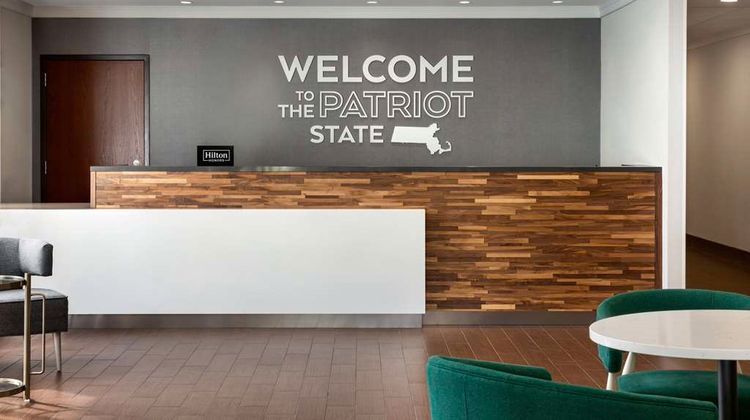 Hampton Inn Boston/Cambridge Lobby