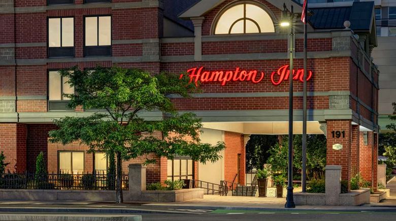 <b>Hampton Inn Boston/Cambridge Exterior</b>. Images powered by <a href="https://iceportal.shijigroup.com/" title="IcePortal" target="_blank">IcePortal</a>.