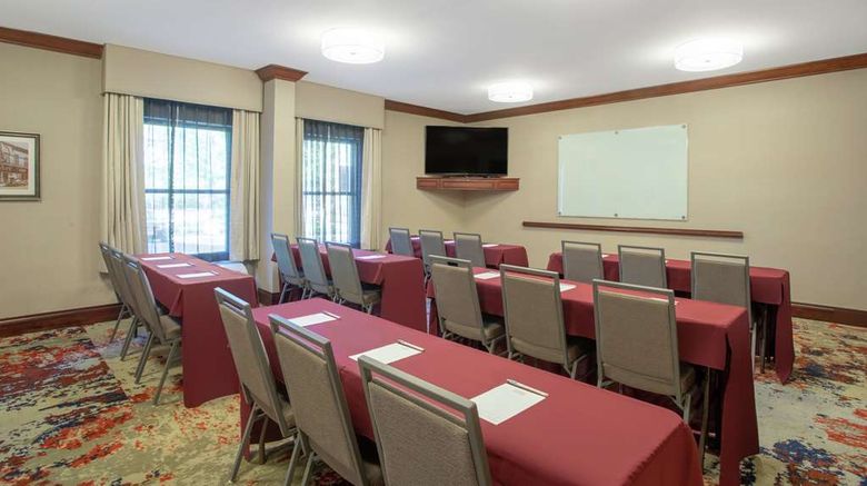 <b>Hampton Inn Boston/Marlborough Meeting</b>. Images powered by <a href="https://iceportal.shijigroup.com/" title="IcePortal" target="_blank">IcePortal</a>.