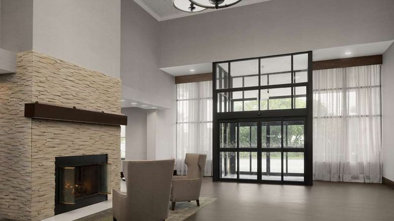 <b>Hampton Inn Haverhill Lobby</b>. Images powered by <a href="https://iceportal.shijigroup.com/" title="IcePortal" target="_blank">IcePortal</a>.