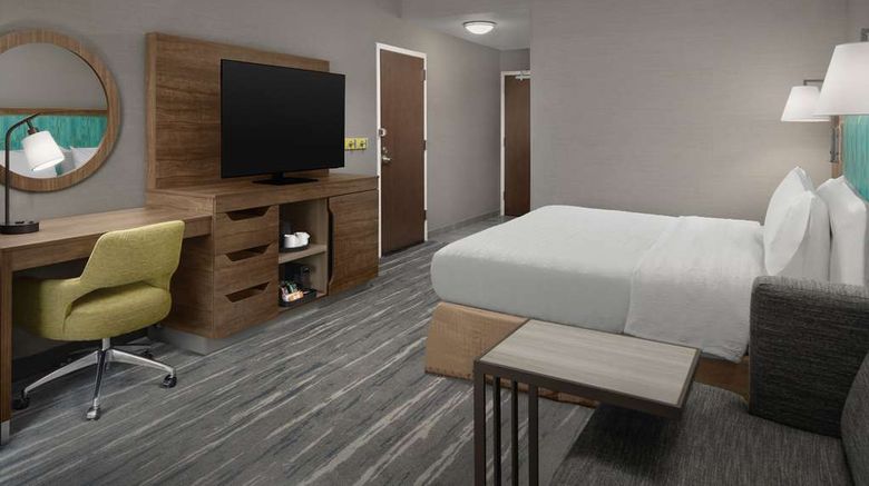 <b>Hampton Inn Haverhill Room</b>. Images powered by <a href="https://iceportal.shijigroup.com/" title="IcePortal" target="_blank">IcePortal</a>.