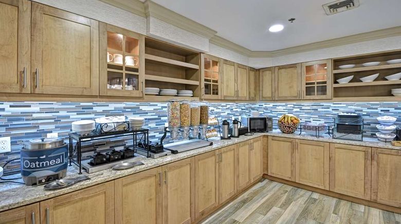 <b>Homewood Suites by Hilton Peabody Restaurant</b>. Images powered by <a href="https://iceportal.shijigroup.com/" title="IcePortal" target="_blank">IcePortal</a>.