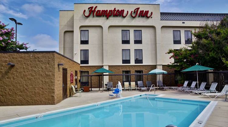 Hampton Inn Bowie Pool