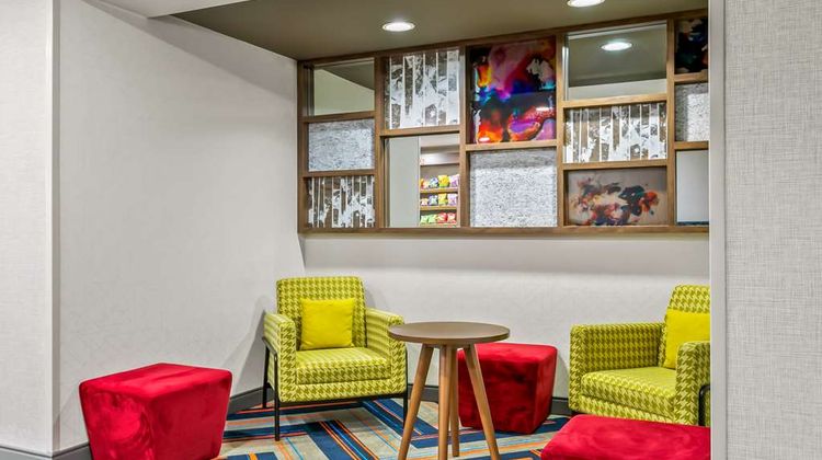 Hampton Inn Bowie Lobby
