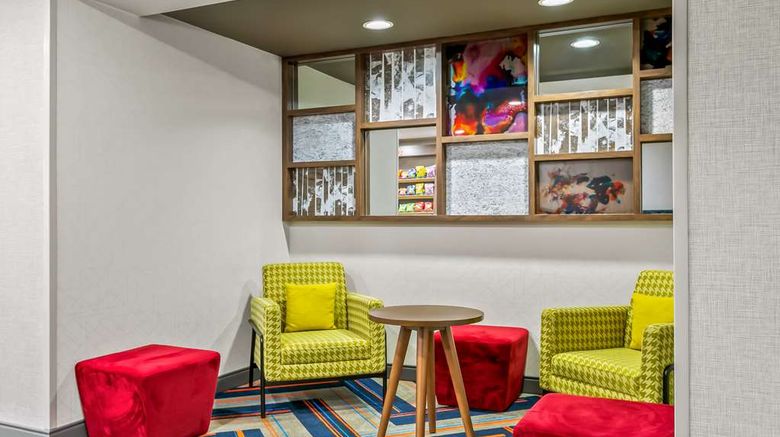 <b>Hampton Inn Bowie Lobby</b>. Images powered by <a href="https://iceportal.shijigroup.com/" title="IcePortal" target="_blank">IcePortal</a>.