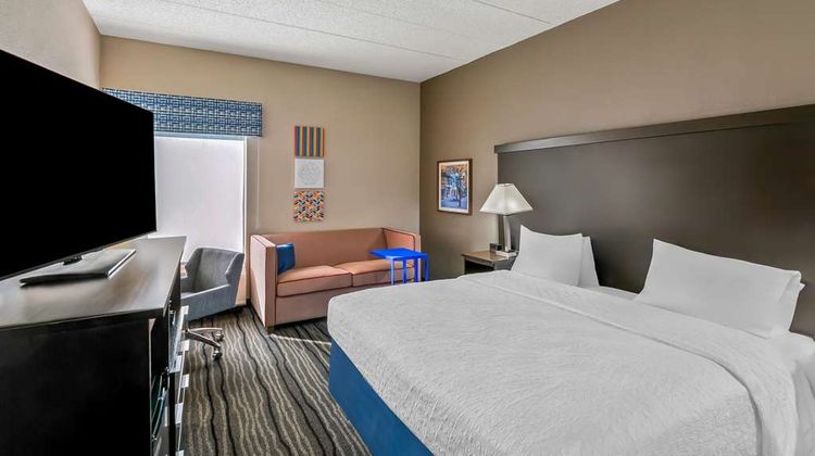 Hampton Inn Bowie Room
