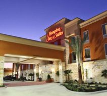 Hampton Inn & Suites - Winnie Exterior