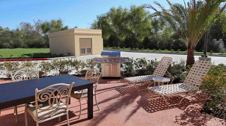 Hampton Inn & Suites - Winnie Exterior