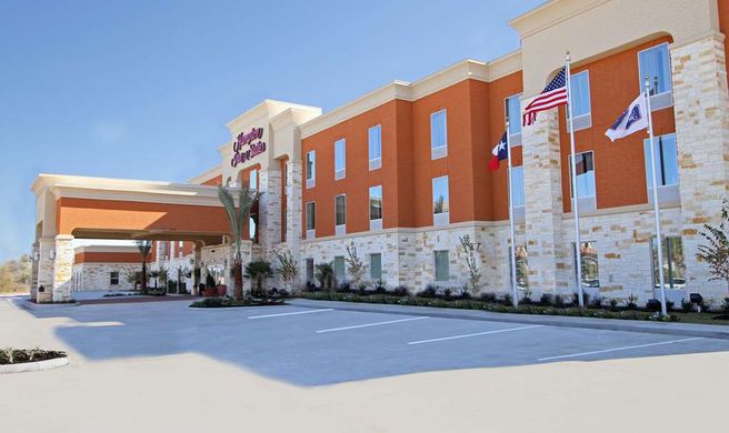 Hampton Inn & Suites - Winnie Exterior