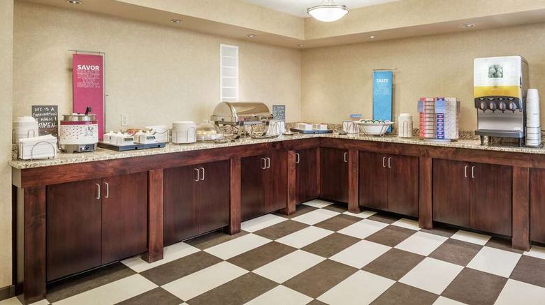 <b>Hampton Inn Branson-West Restaurant</b>. Images powered by <a href="https://iceportal.shijigroup.com/" title="IcePortal" target="_blank">IcePortal</a>.