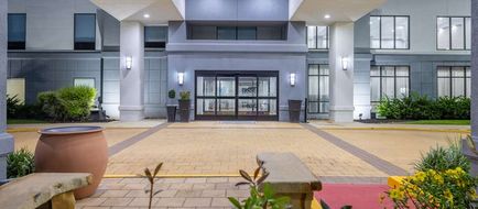 Hampton Inn & Suites Brenham Exterior