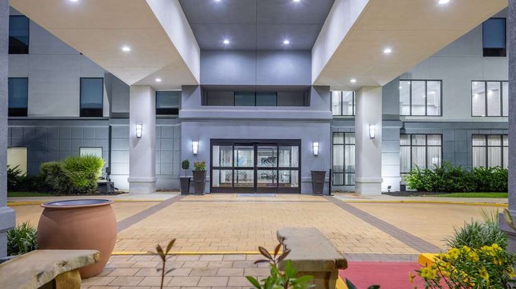 Hampton Inn & Suites Brenham Exterior