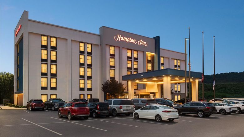 <b>Hampton Inn Bristol Exterior</b>. Images powered by <a href="https://iceportal.shijigroup.com/" title="IcePortal" target="_blank">IcePortal</a>.