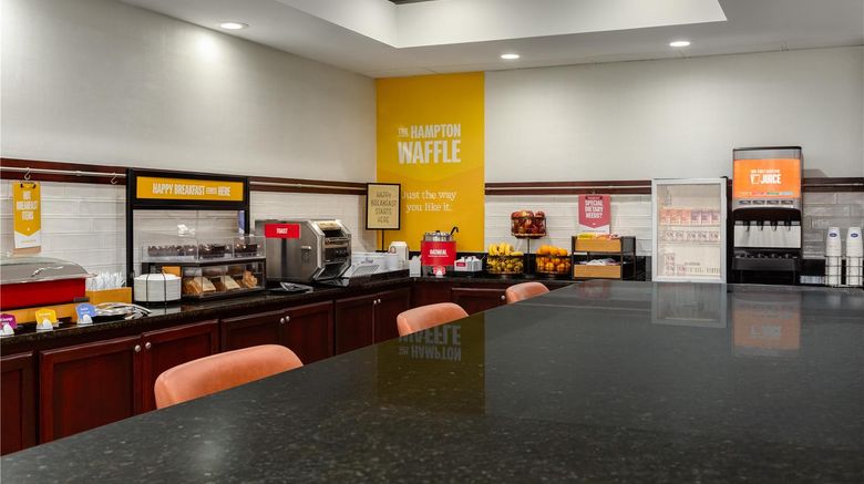 <b>Hampton Inn Bristol Restaurant</b>. Images powered by <a href="https://iceportal.shijigroup.com/" title="IcePortal" target="_blank">IcePortal</a>.