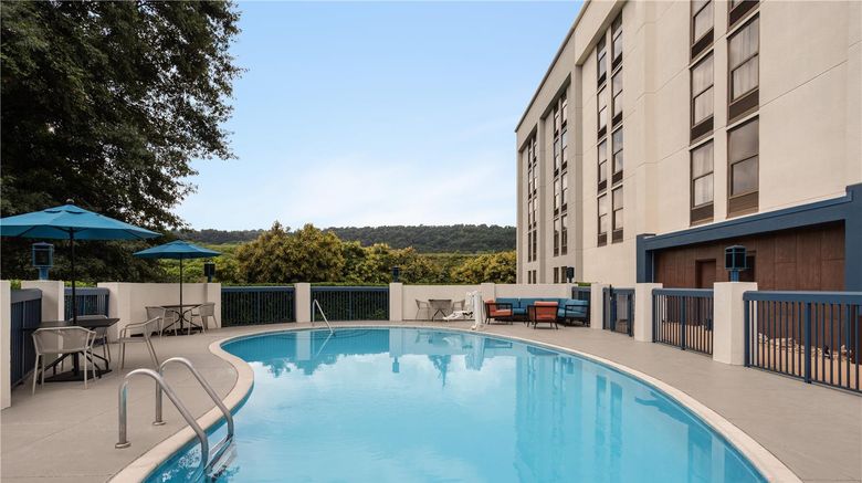 <b>Hampton Inn Bristol Pool</b>. Images powered by <a href="https://iceportal.shijigroup.com/" title="IcePortal" target="_blank">IcePortal</a>.