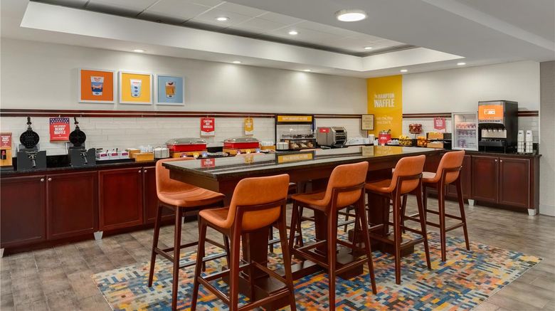 <b>Hampton Inn Bristol Restaurant</b>. Images powered by <a href="https://iceportal.shijigroup.com/" title="IcePortal" target="_blank">IcePortal</a>.