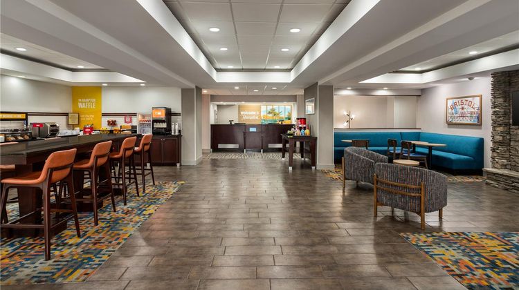 Hampton Inn Bristol Lobby