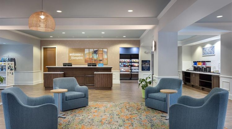 Hampton Inn & Suites Jekyll Island Lobby