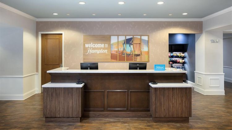 Hampton Inn & Suites Jekyll Island Lobby