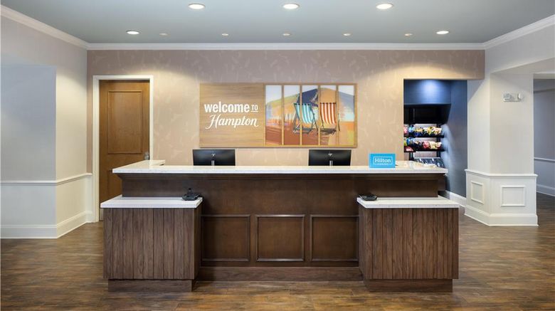 <b>Hampton Inn & Suites Jekyll Island Lobby</b>. Images powered by <a href="https://iceportal.shijigroup.com/" title="IcePortal" target="_blank">IcePortal</a>.