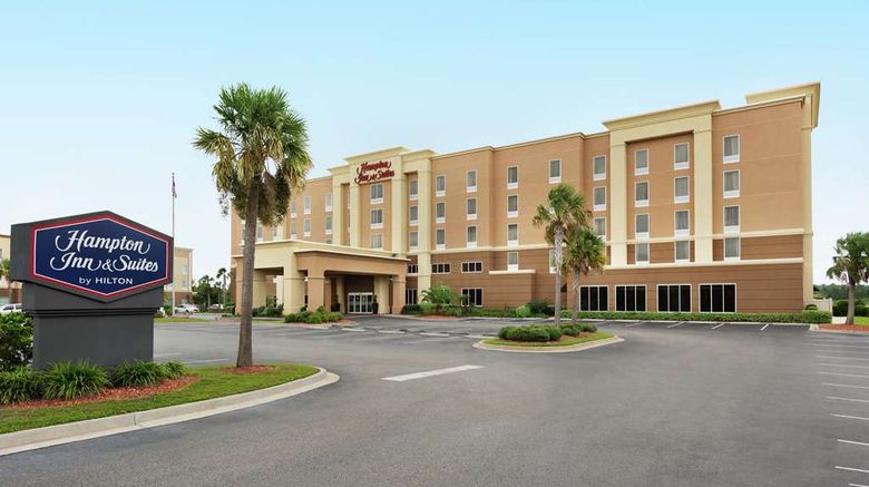 <b>Hampton Inn & Suites Brunswick Exterior</b>. Images powered by <a href="https://iceportal.shijigroup.com/" title="IcePortal" target="_blank">IcePortal</a>.